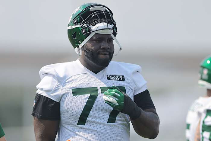Jets LT Mekhi Becton at training camp